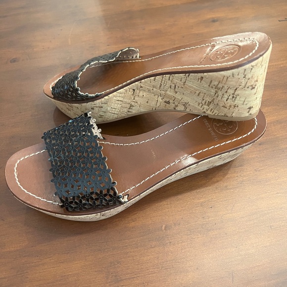 TORY BURCH Cork Wedge Black Leather Heel Sandal - Picture 7 of 15